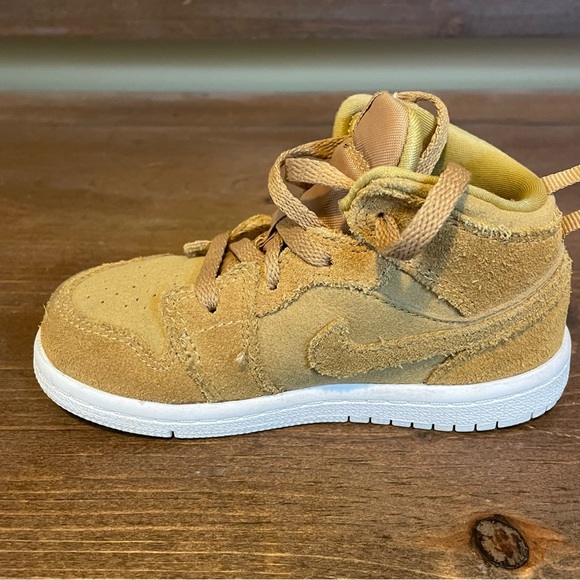 8C Nike shoes - Picture 12 of 12